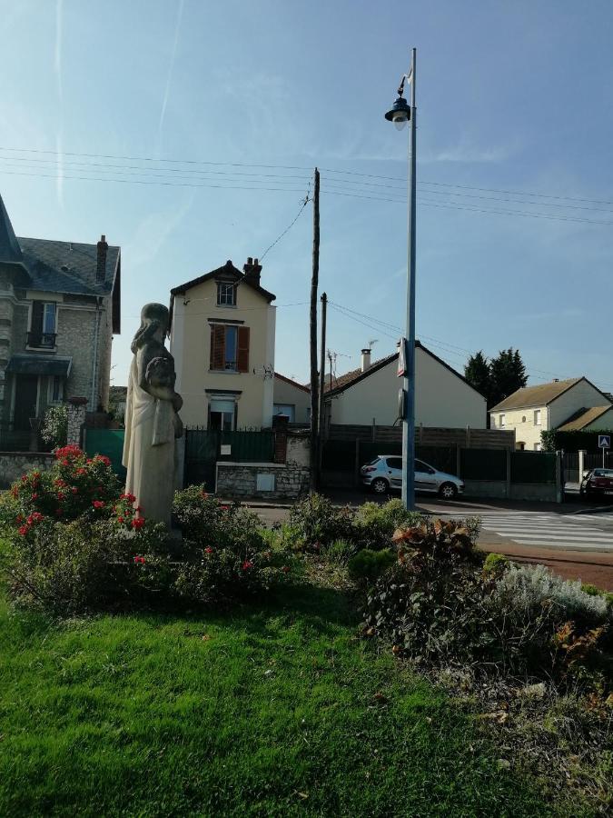 Loue Studio Propre !, Endroit Tres Calme, A 5 Minutes Gare Mantes La Jolie, 외부 사진